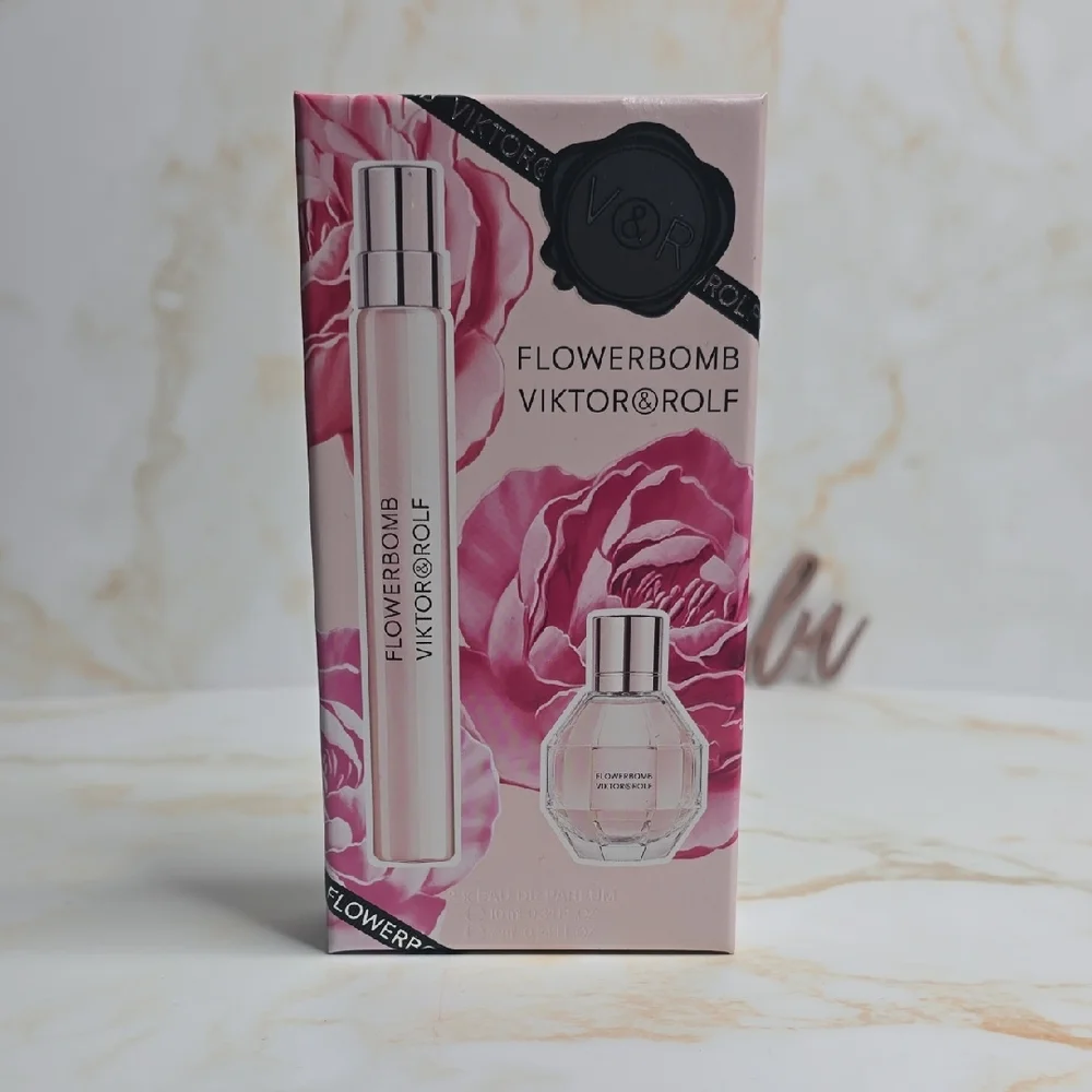 Viktor & Rolf Flowerbomb Set - New